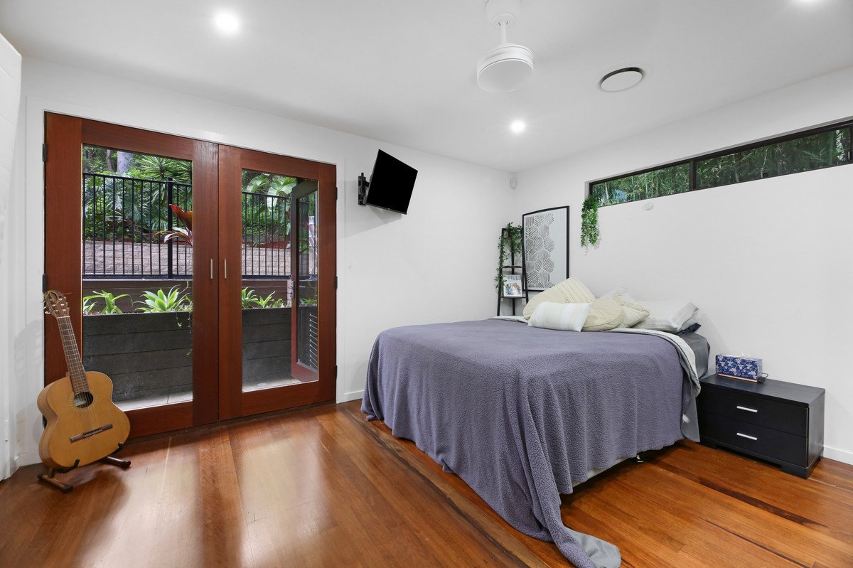 186 West Burleigh Road Burleigh Heads 13