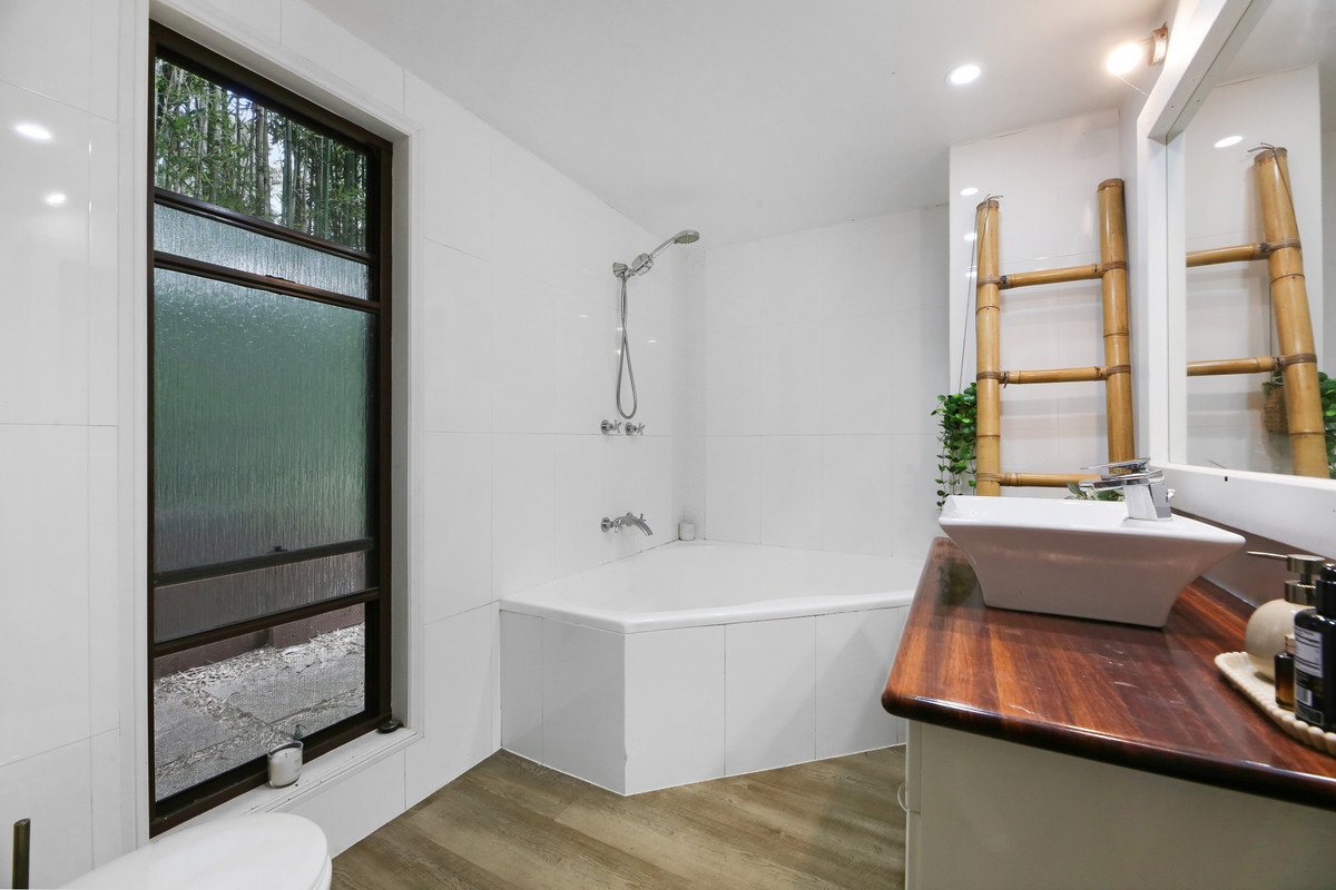 186 West Burleigh Road Burleigh Heads 15
