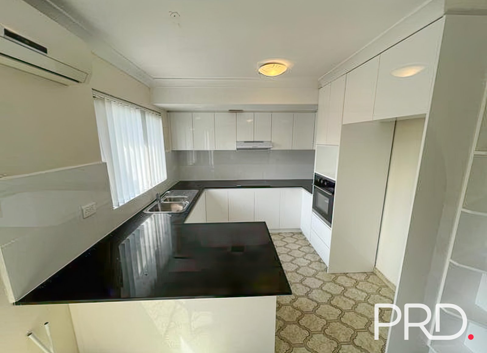 18/7 Boundary Road LIVERPOOL 6