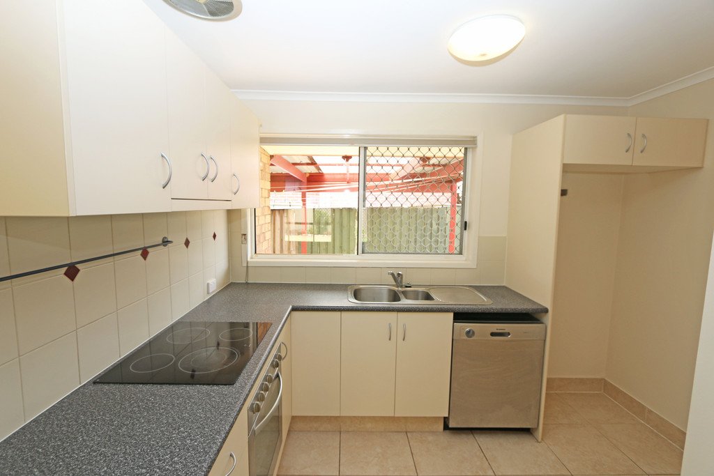 1/87 Olsen Avenue LABRADOR 4