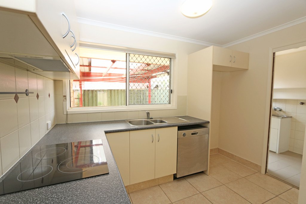 1/87 Olsen Avenue LABRADOR 5