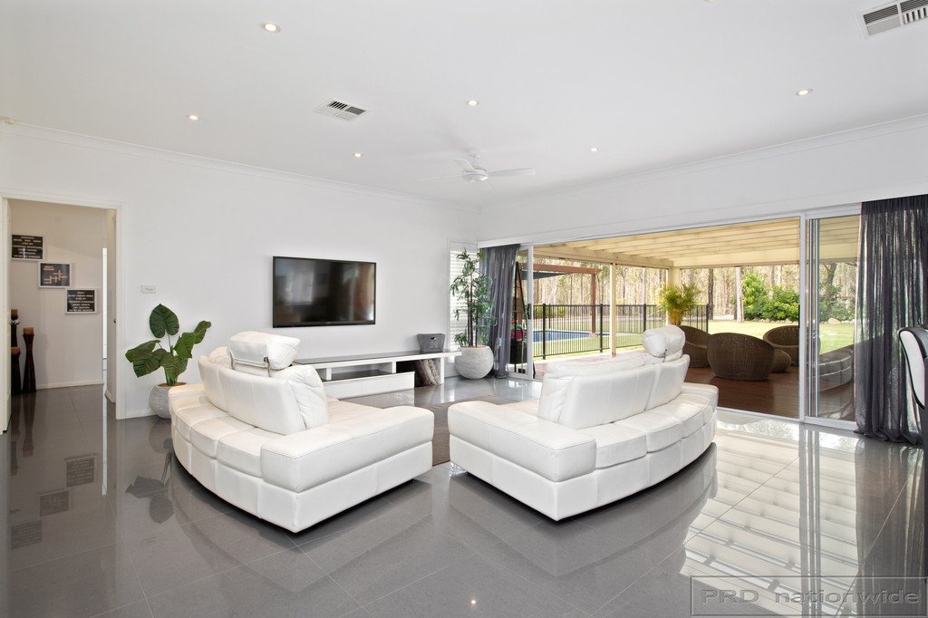 187 Parish Drive THORNTON 8