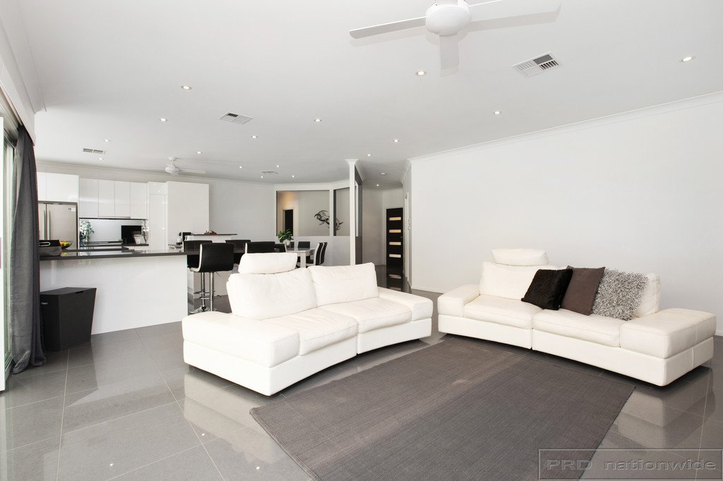 187 Parish Drive THORNTON 9