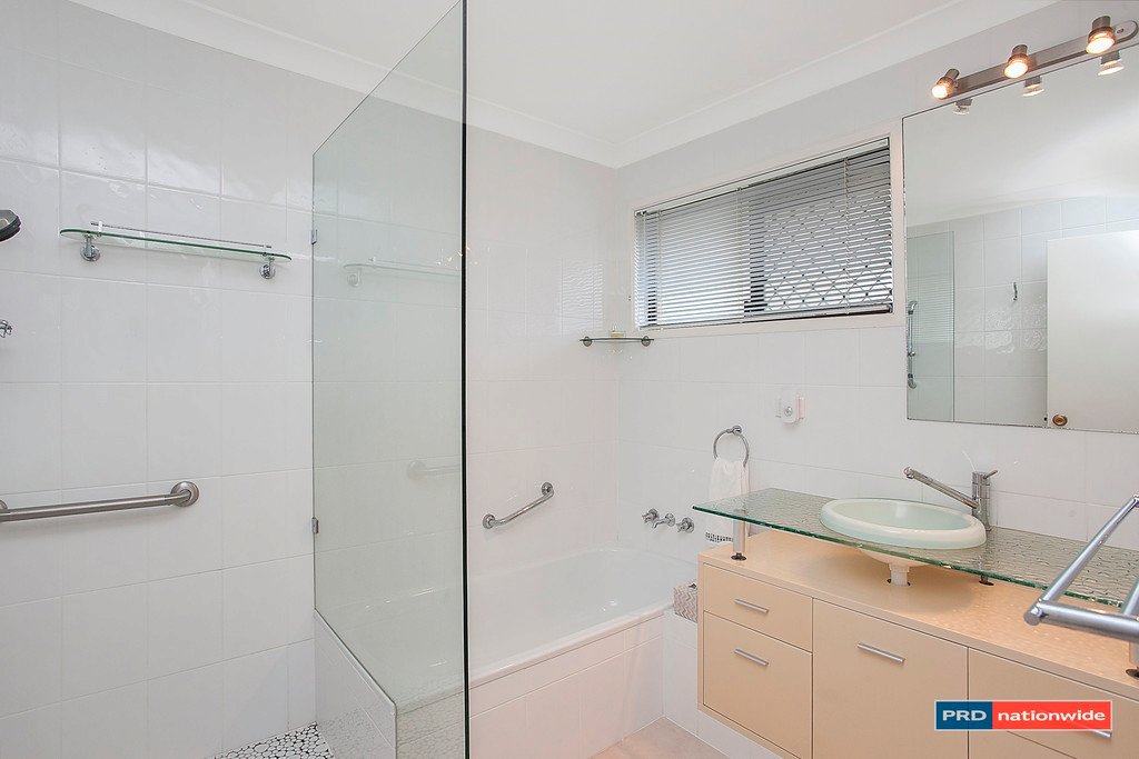 1/87 Treeview Drive BURLEIGH WATERS 8