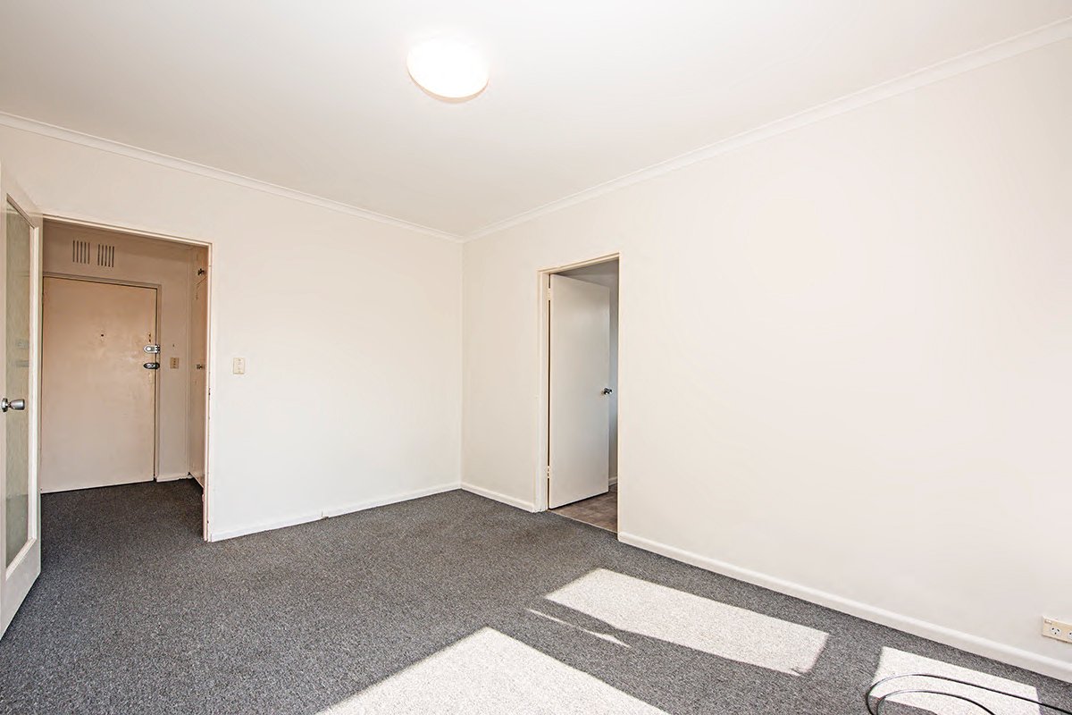 Gallery: 18/71 Allison Road