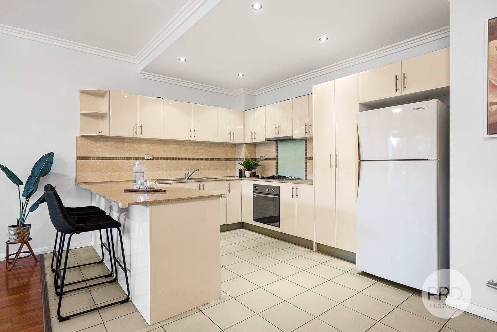 18/74-80 Woniora Road HURSTVILLE 3