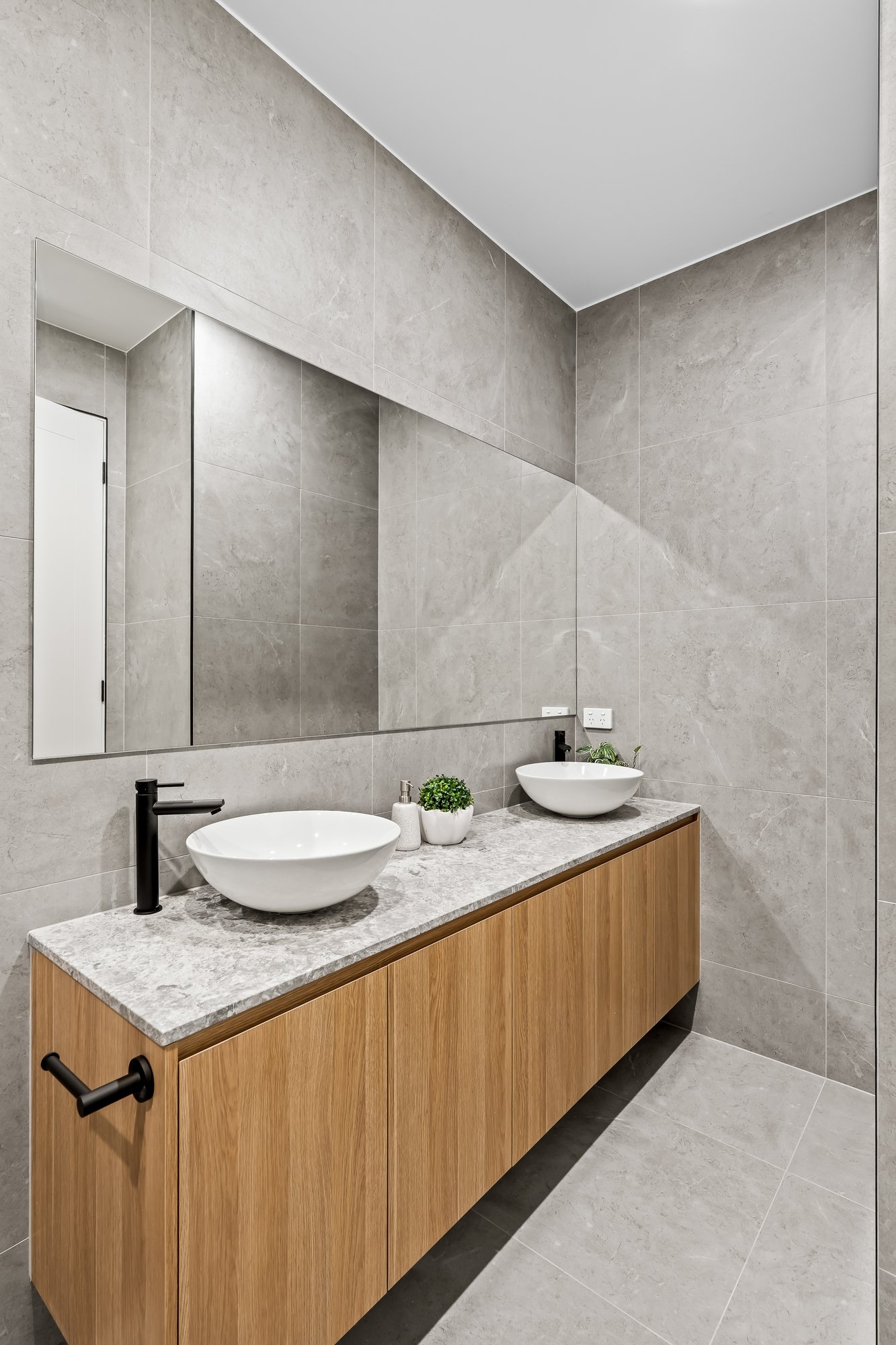 Real Estate and Property in 187B Bell Street, Coburg, VIC