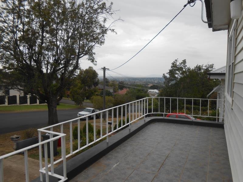 188 Brisbane Street TAMWORTH 8