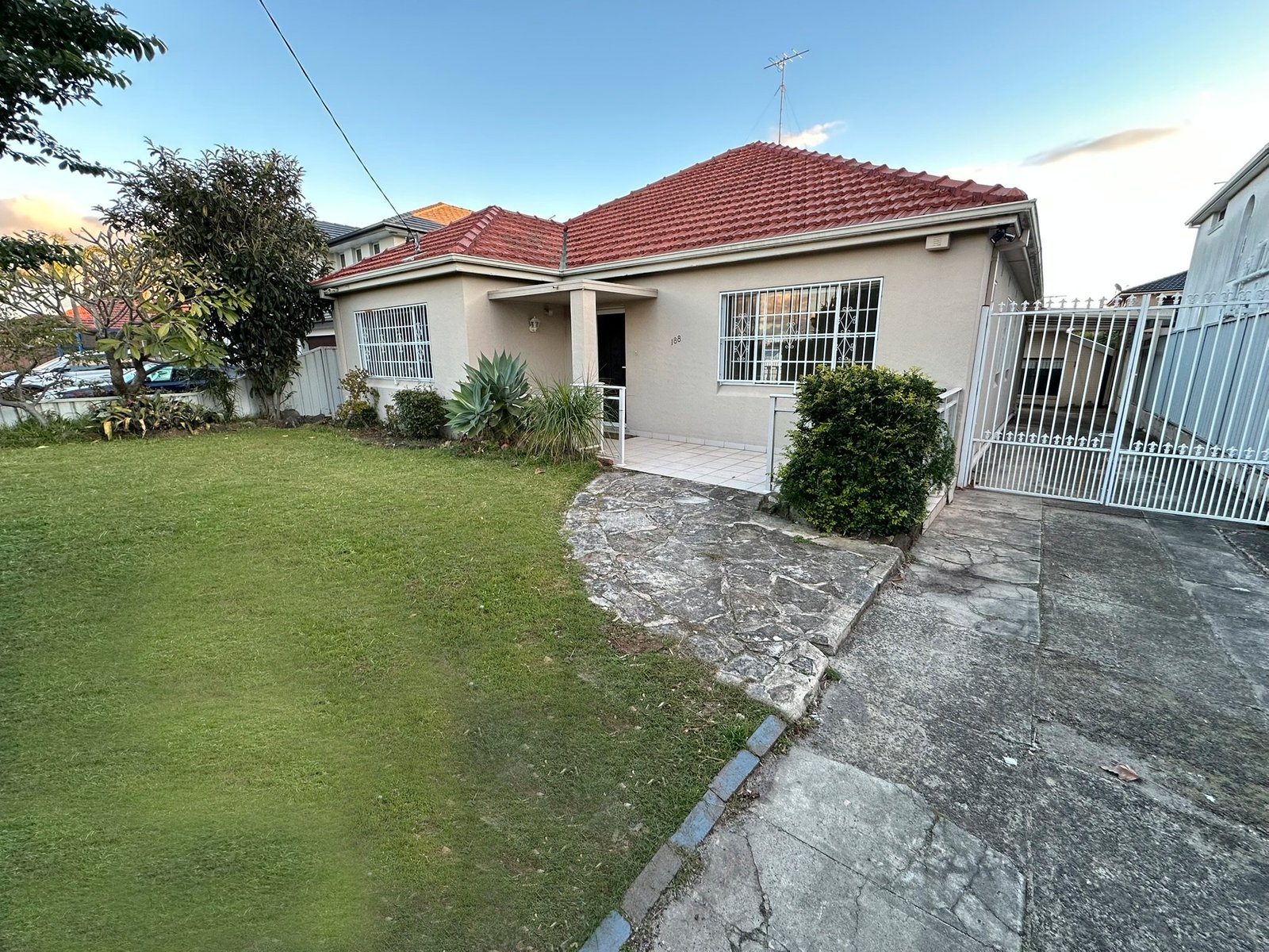 188 Bunnerong Road EASTGARDENS 1