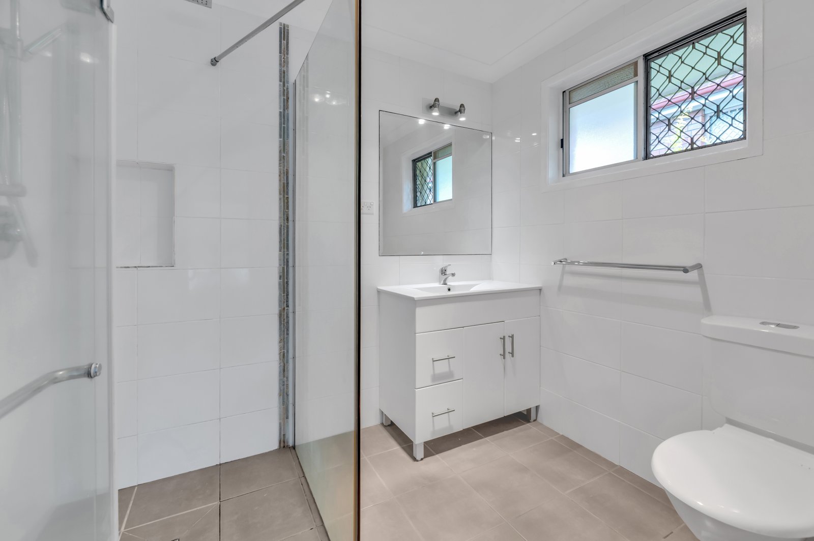 188 Cotlew Street ASHMORE 10