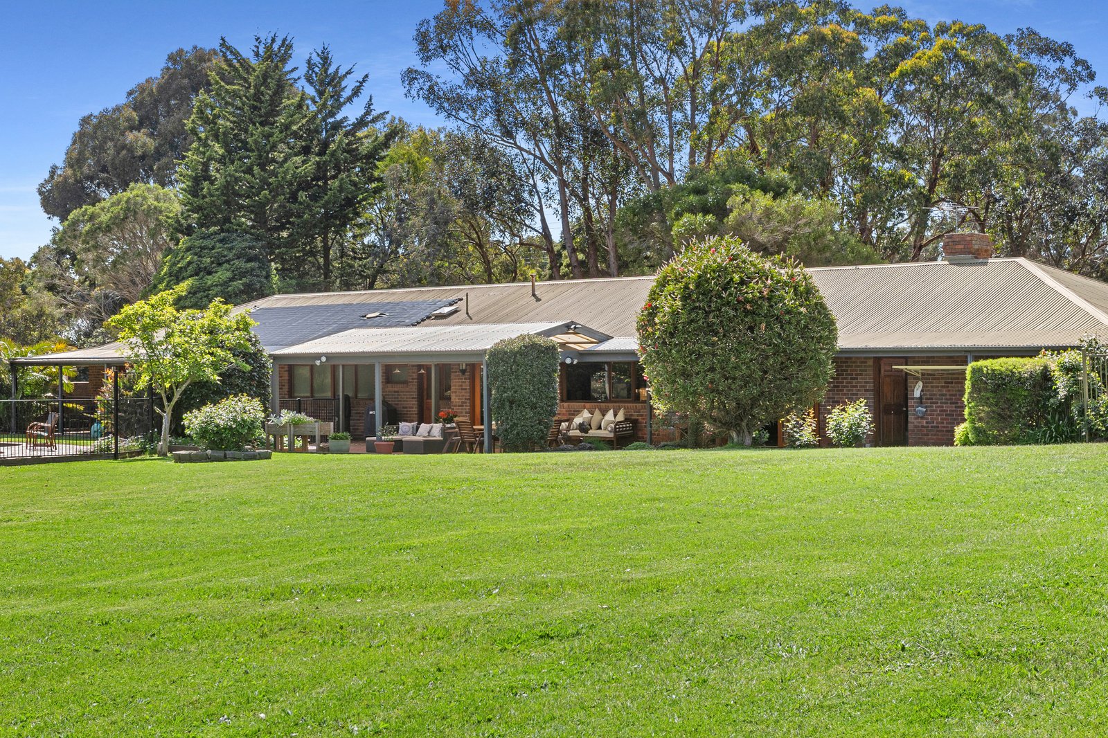 Photos: 188 Hendersons Road