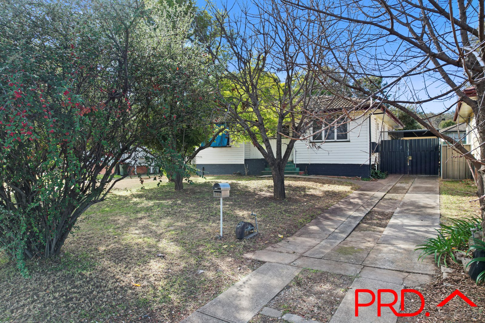188 Manilla Road TAMWORTH 9