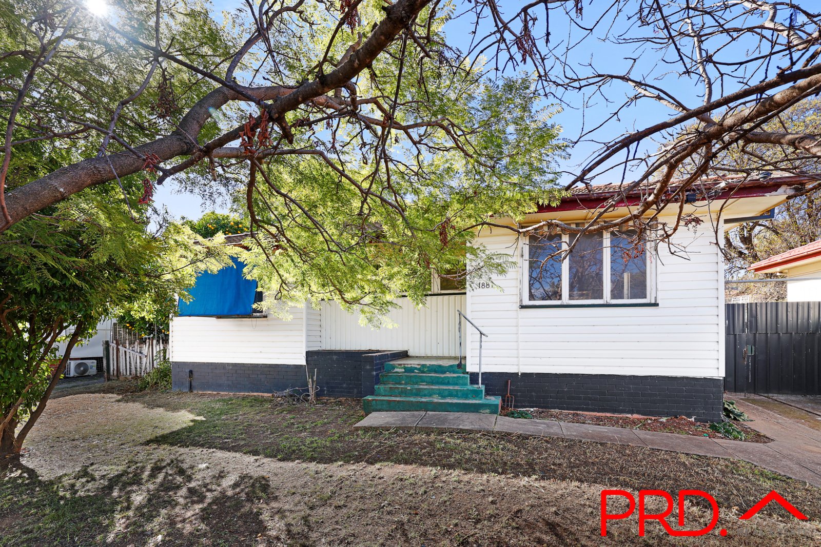 188 Manilla Road TAMWORTH 11