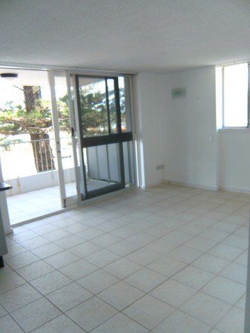 1/88 The Esplanade BURLEIGH HEADS 3