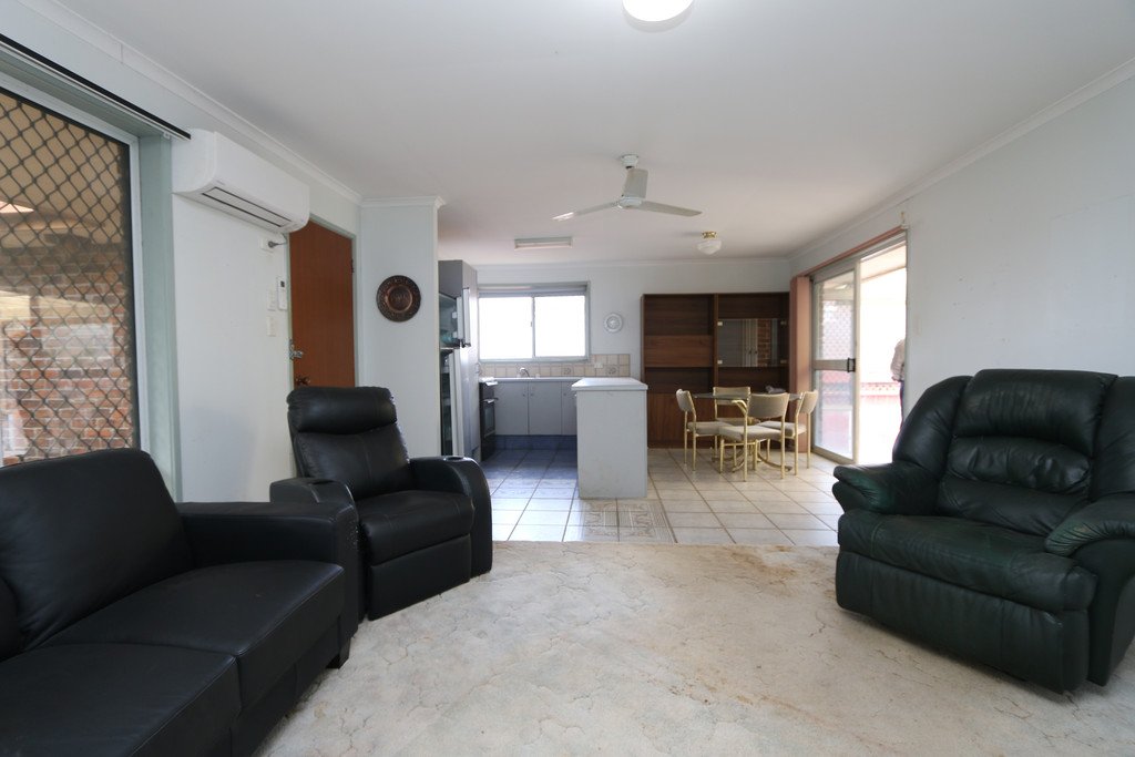 1/89 Corunna Crescent ASHMORE 2