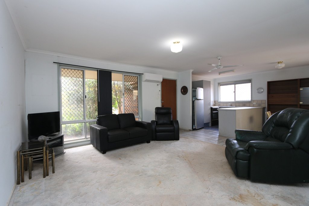 1/89 Corunna Crescent ASHMORE 3
