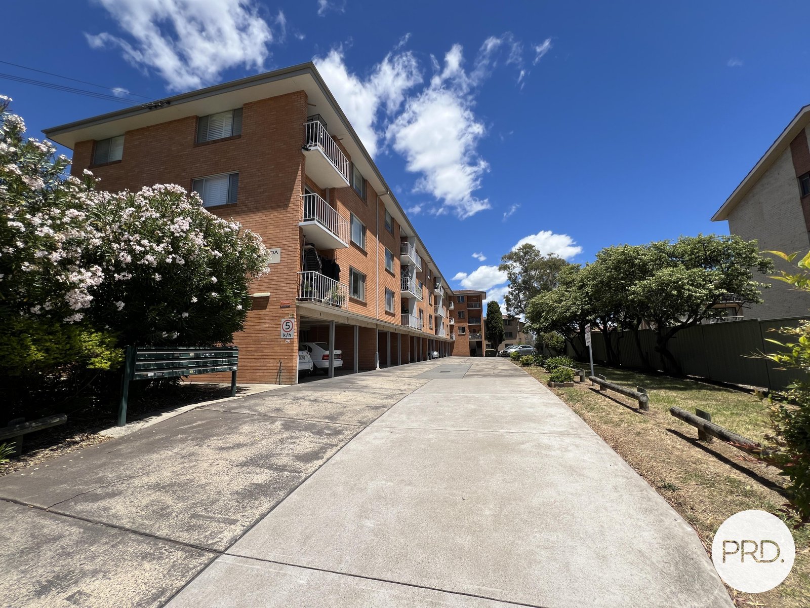 18/9 Crest Road CRESTWOOD 1