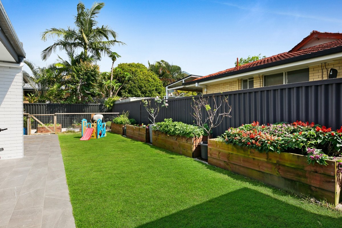 189 Mallawa Drive Palm Beach 5