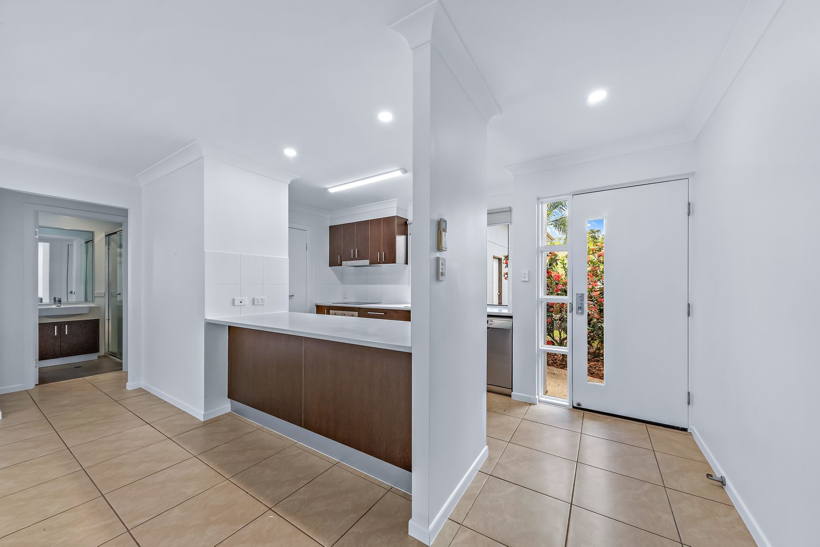 1/89 Parker Rd  CANNONVALE 4