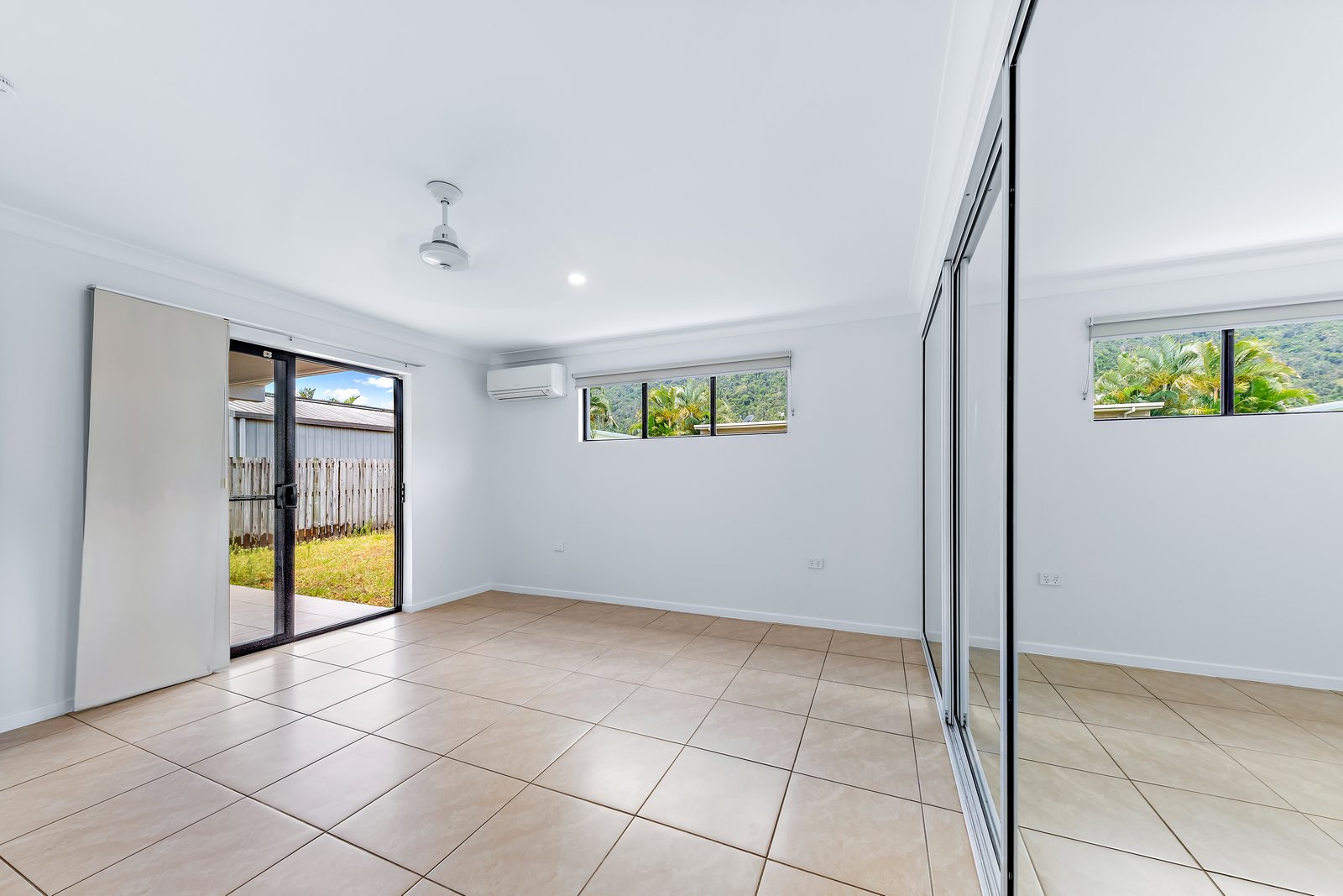 1/89 Parker Rd  CANNONVALE 7