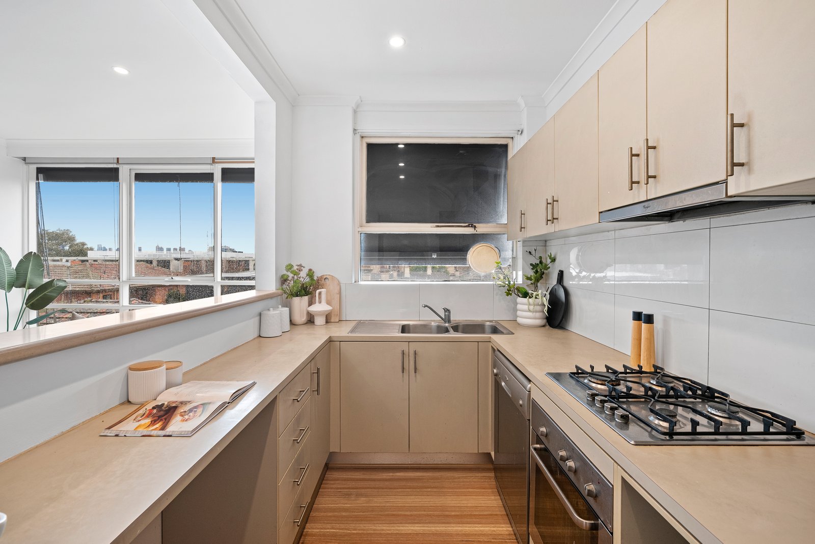Gallery: 18/9 The Avenue