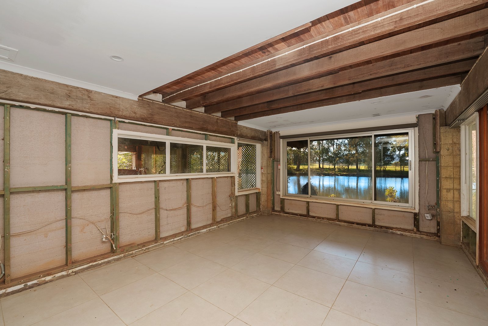 189 Wharf Road JOHNS RIVER 12