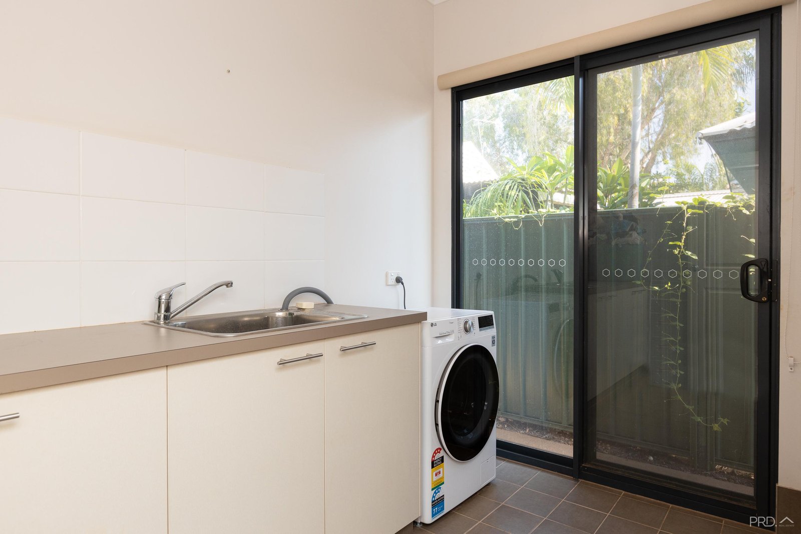 18A Glenister Loop CABLE BEACH 23