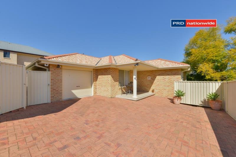 18a Ventnor Drive TAMWORTH 1