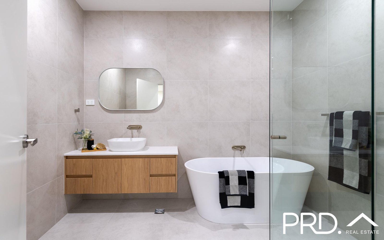 18a Whittle Avenue MILPERRA 8