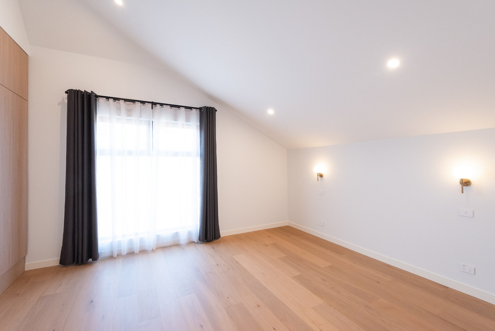 Gallery: 1/8B Cooke Street