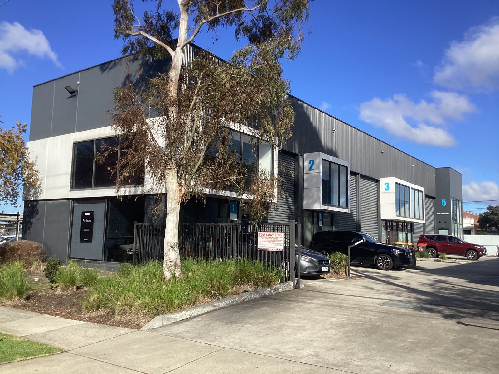 Gallery: 1/8B Railway Avenue