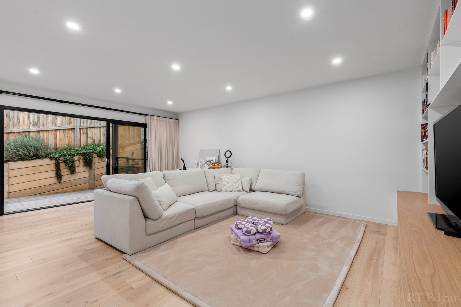 Real Estate and Property in 18B The Parade, Ocean Grove, VIC