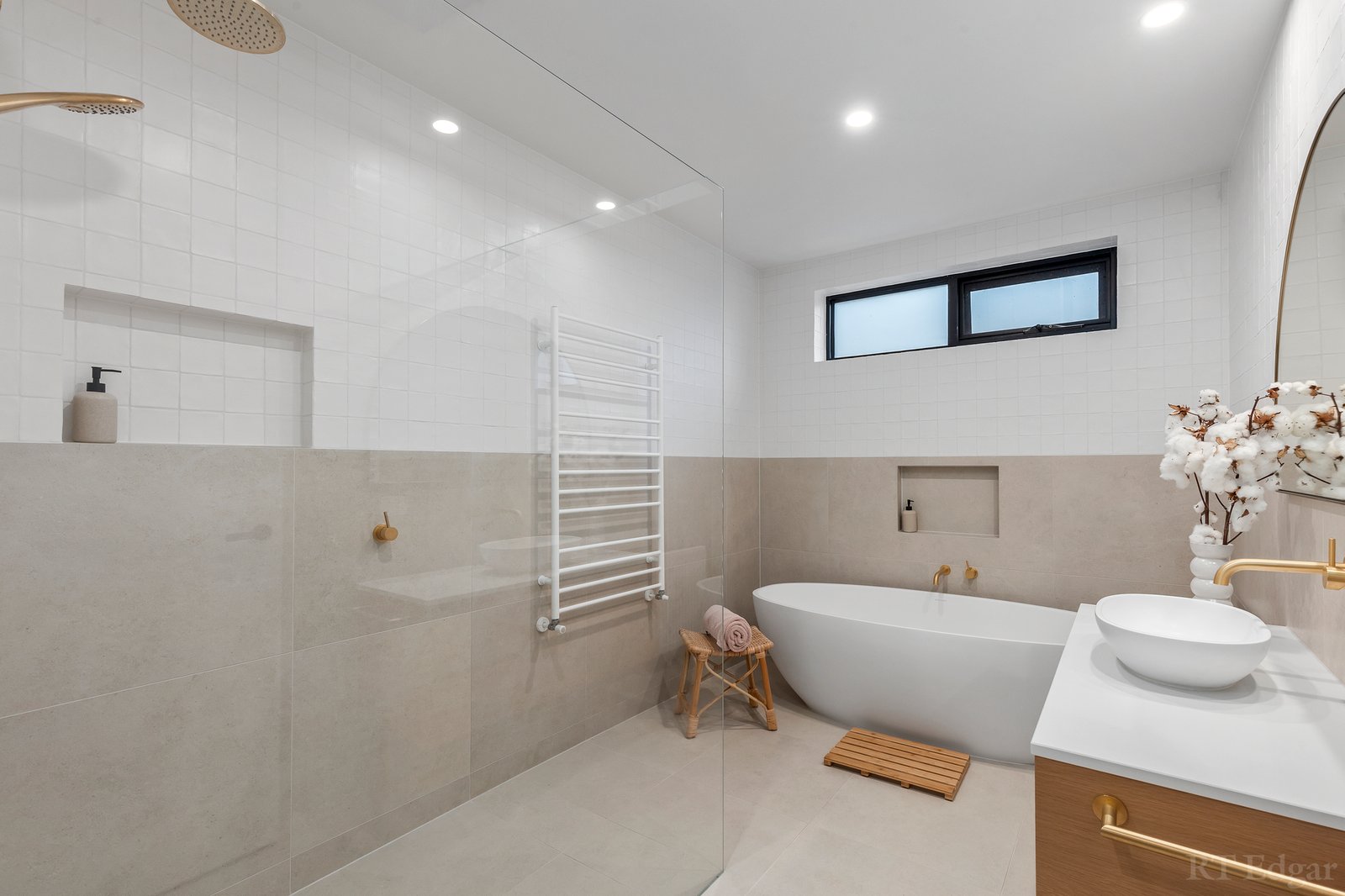 Real Estate and Property in 18B The Parade, Ocean Grove, VIC