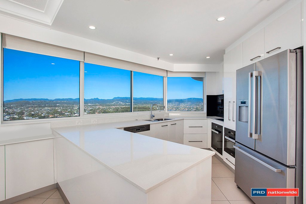 18G/238 The Esplanade BURLEIGH HEADS 3