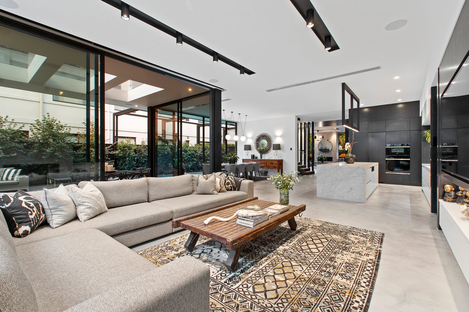 Real Estate and Property in 19 Albany Road, Toorak, VIC