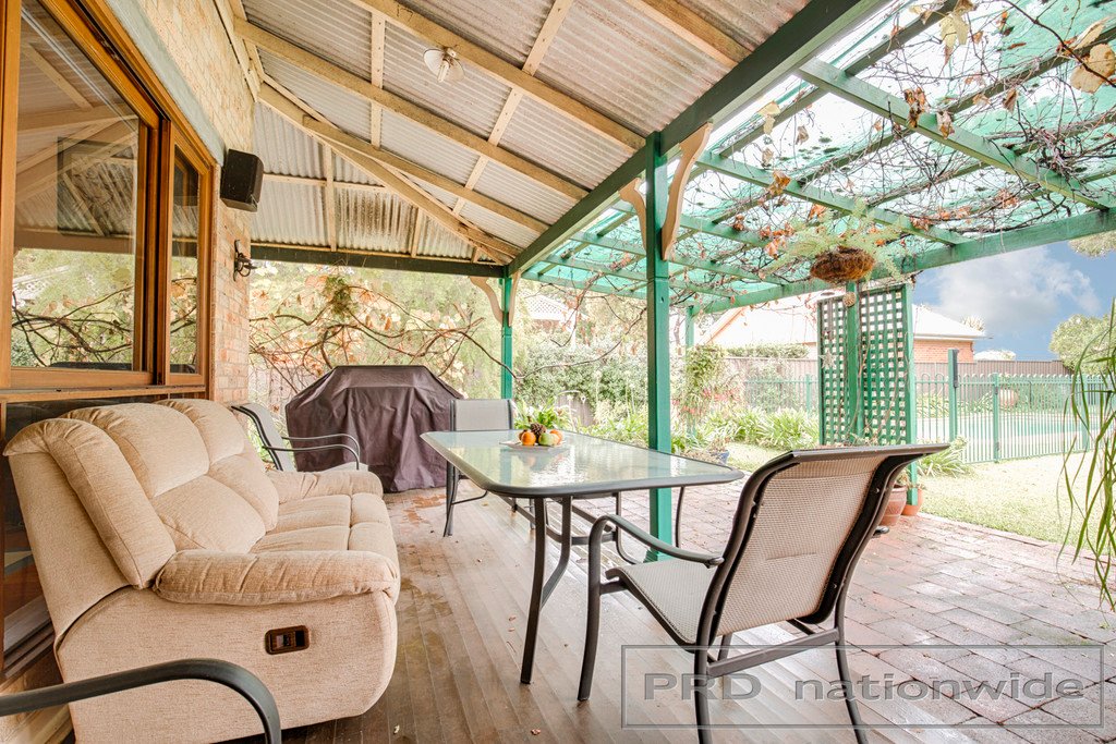 19 Allan Street LORN 5