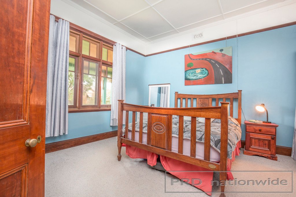 19 Allan Street LORN 7