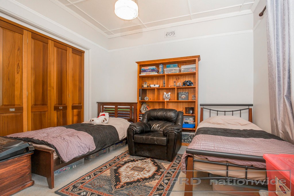 19 Allan Street LORN 8