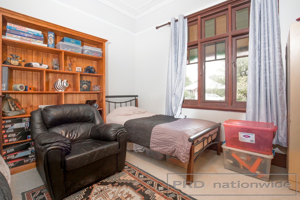 19 Allan Street LORN 9