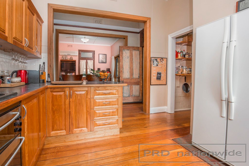 19 Allan Street LORN 17