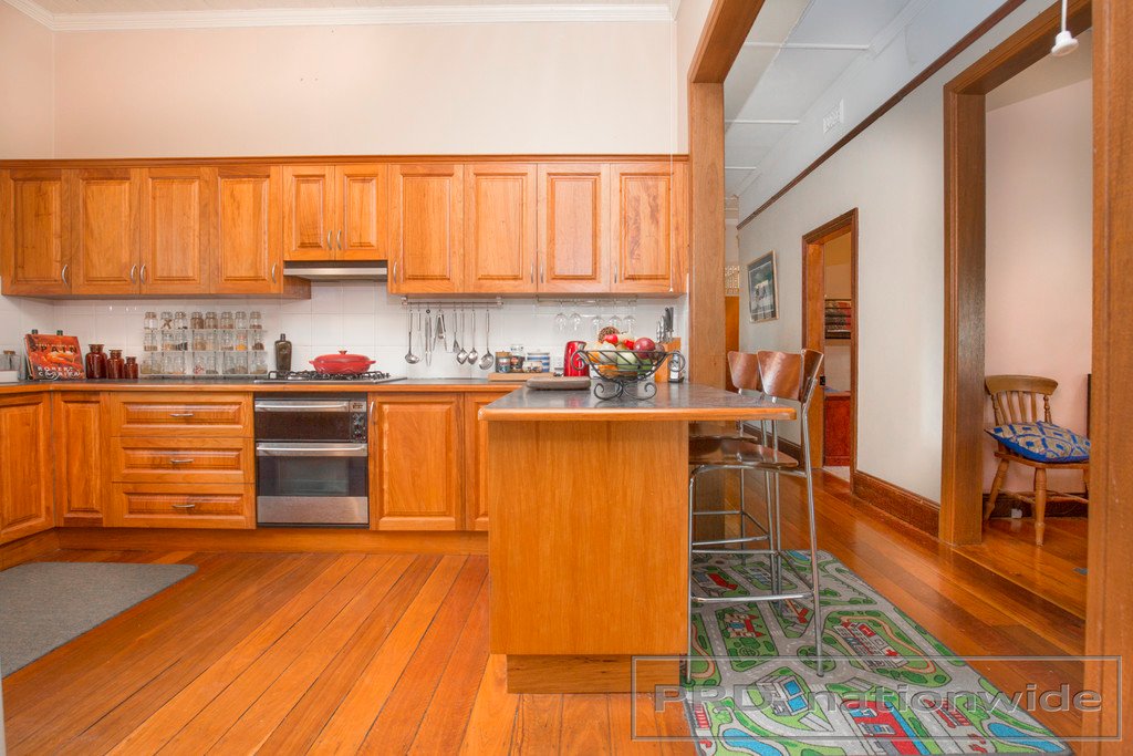 19 Allan Street LORN 19