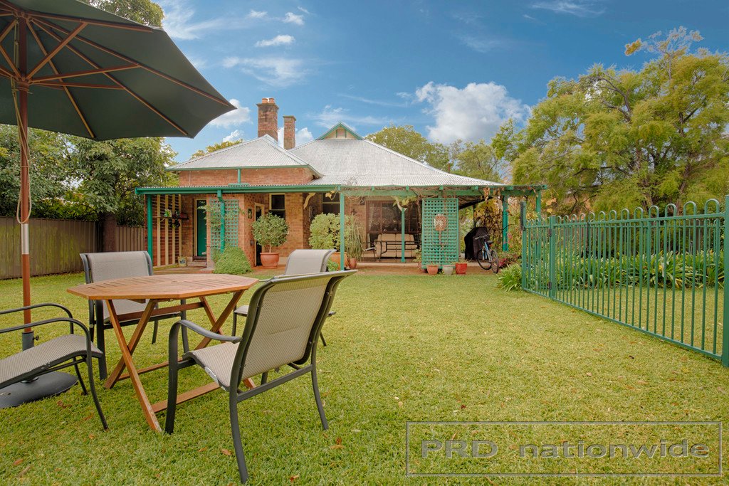 19 Allan Street LORN 21