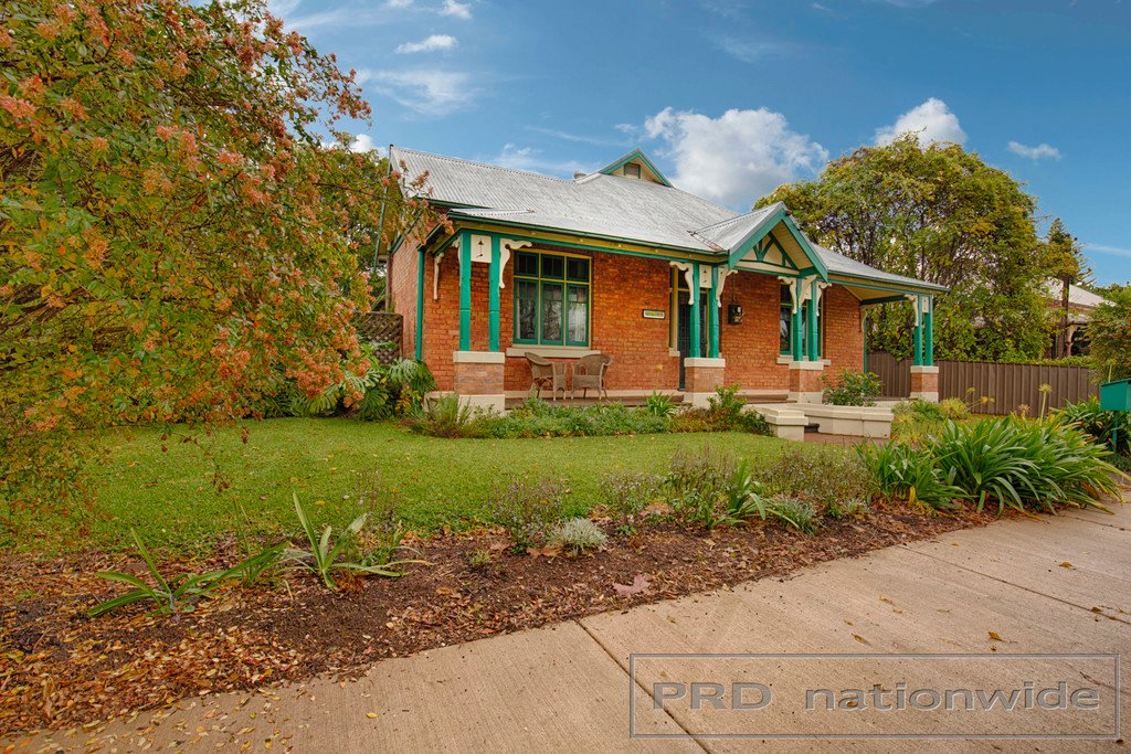 19 Allan Street LORN 25