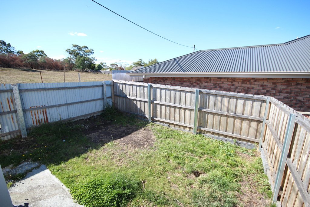 19 Amaroo Road AUSTINS FERRY 9