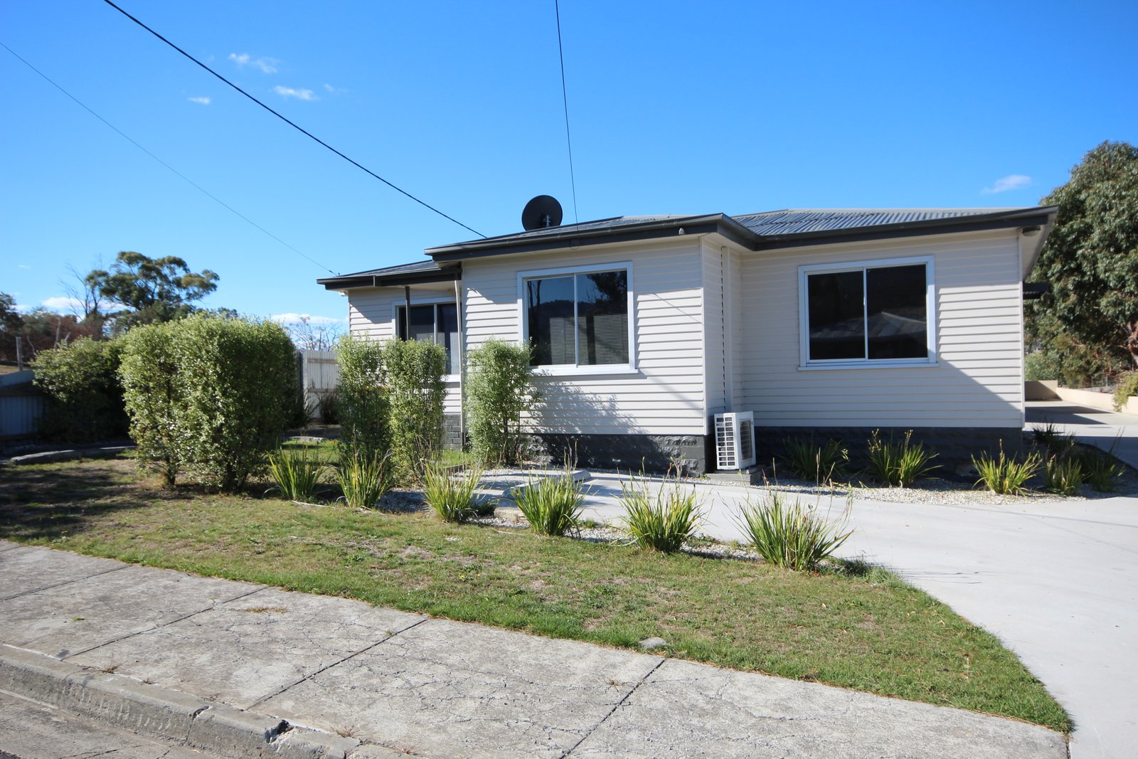 19 Amaroo Road AUSTINS FERRY 1