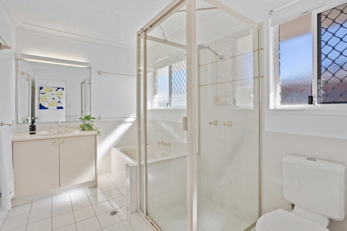 1/9 Anzac Parade Burleigh Heads 11