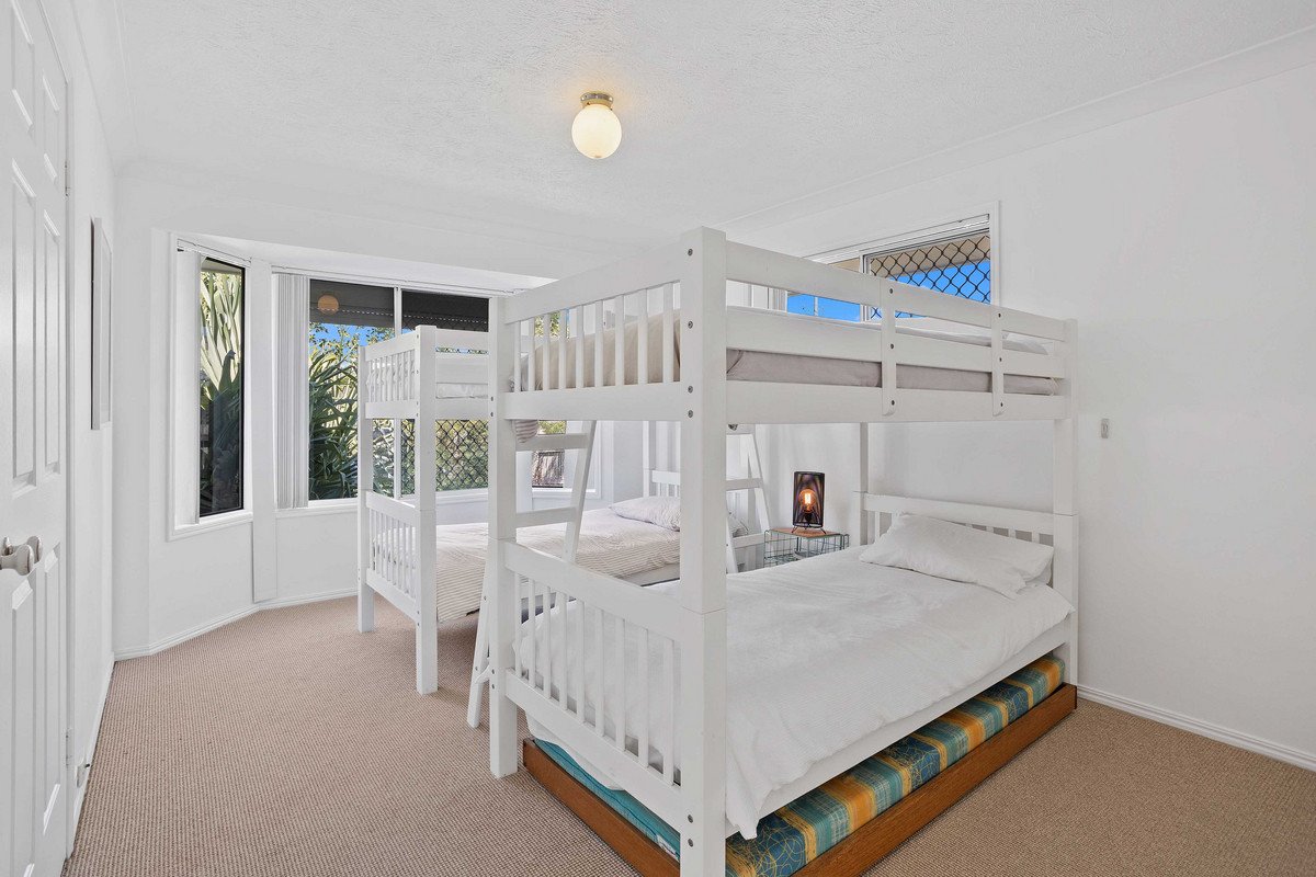 1/9 Anzac Parade Burleigh Heads 12