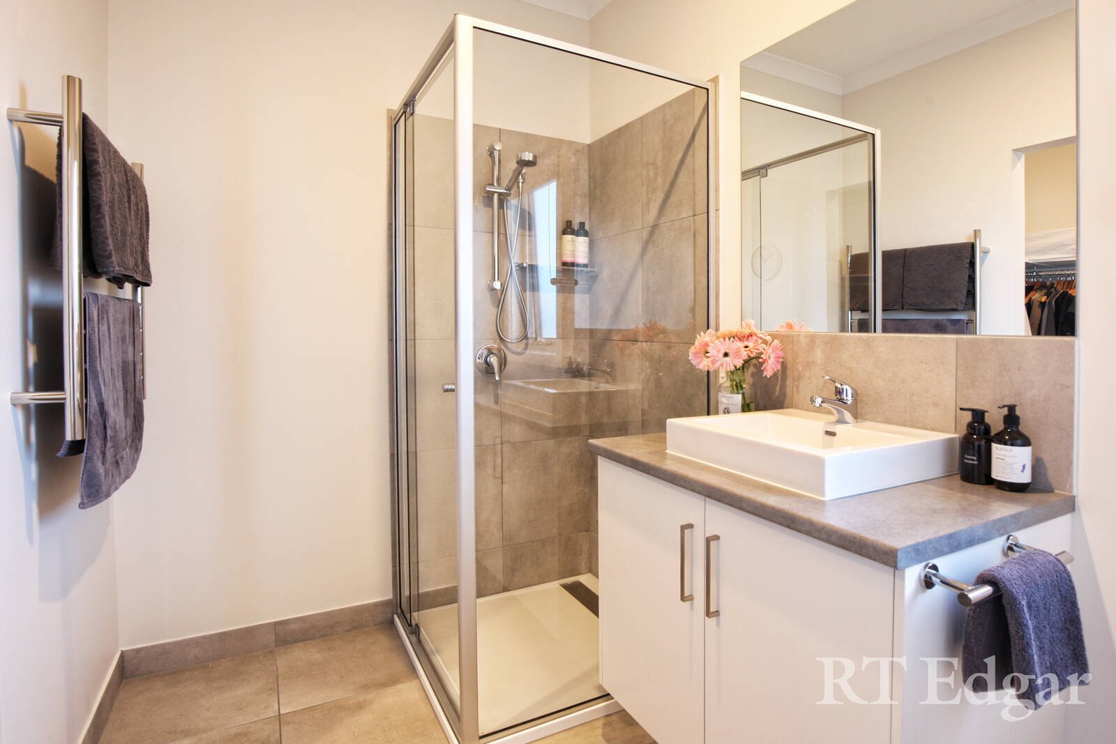 Real Estate and Property in 19 Armstrong Court, Kyneton, VIC