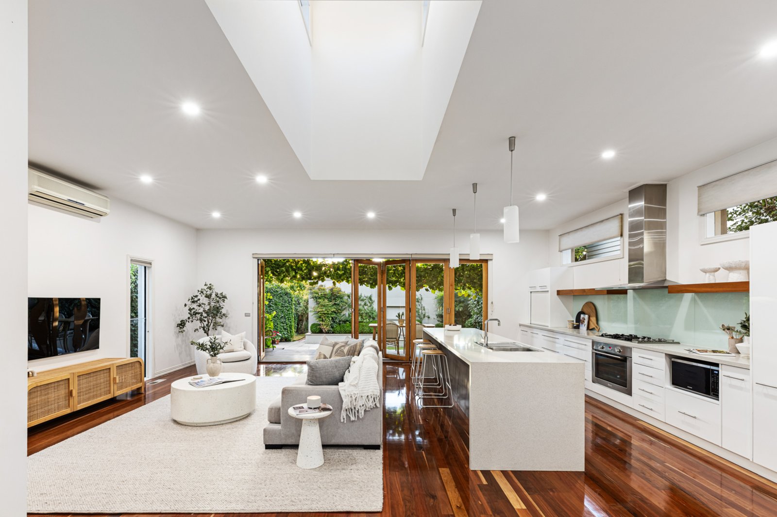 Gallery: 19 Ascot Street North