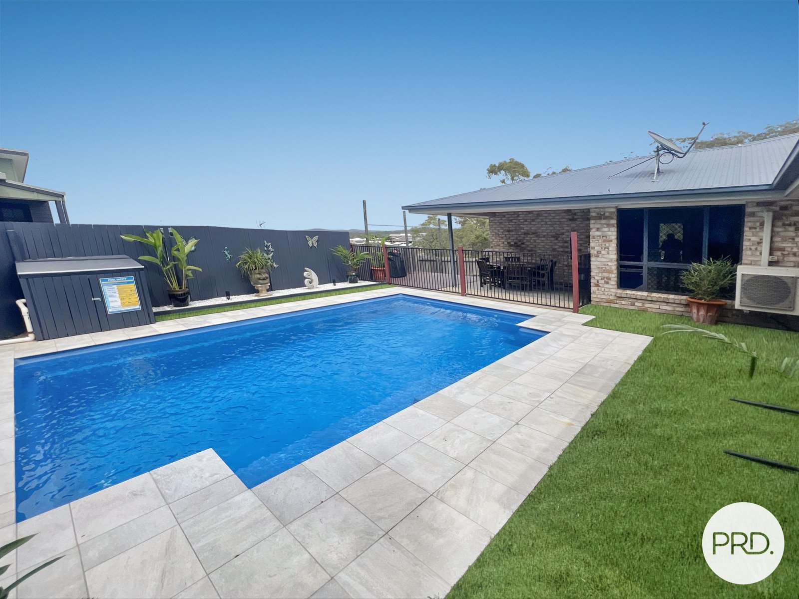 19 BAUHINIA Street BOYNE ISLAND 2